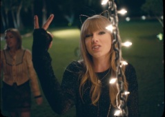 Taylor Swift 22 Music Video